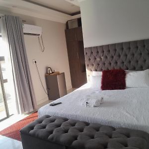 Classic Queen Room
